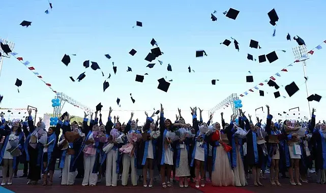 Düzce Üniversitesi'nde mezuniyet heyecanı başladı