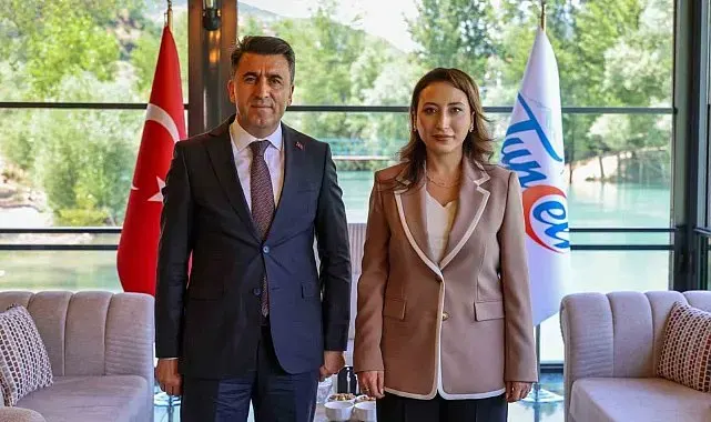 Tunceli'nin ilk kadın kaymakamı göreve başladı