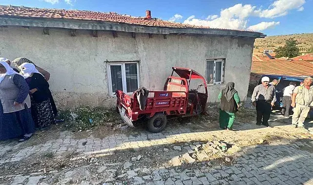 Elektrikli motosiklet duvara çarptı: 6 yaralı