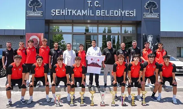 Yılmaz, şampiyonları ağırladı