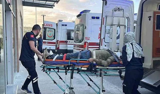 Çamardı'da midibüs devrildi: 3 yaralı
