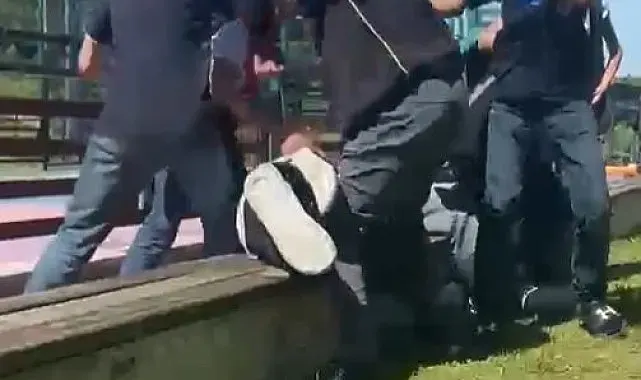 Arnavutköy'de çocuklar arasındaki kavga kamerada: acımasızca saldırdılar