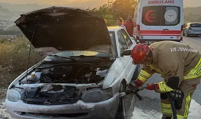 Antakya'da otomobilin motorundan alevler yükseldi