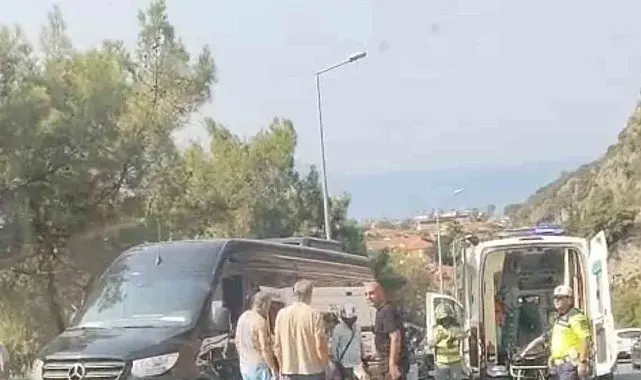 Ağabeyinin kullandığı araçtan kazada yola savrulan genç hayatını kaybetti
