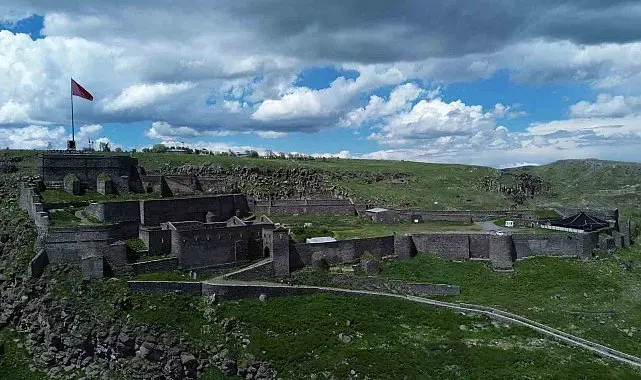 Kars Kalesi UNESCO Dünya Miras Listesi'ne alınmayı bekliyor