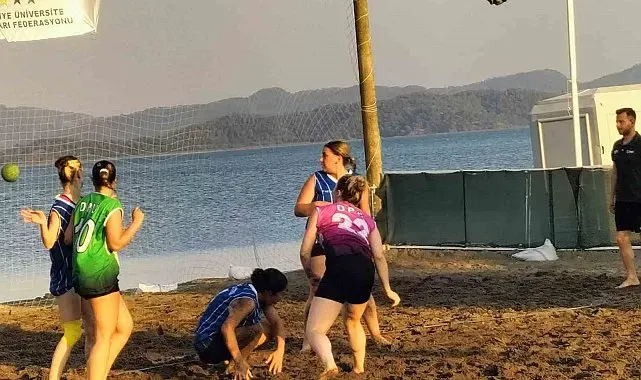 Plaj Hentbolu Köyceğiz'de tüm heyecanı ile devam ediyor