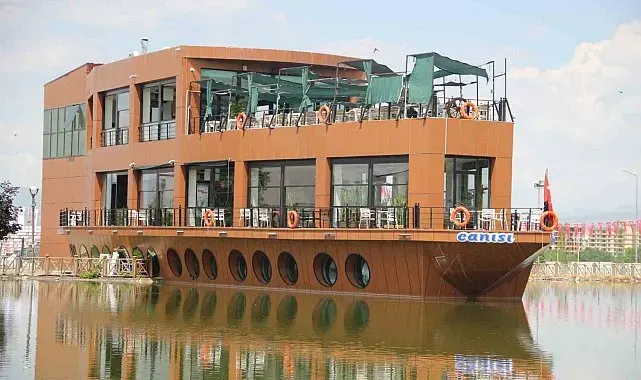 Erzurumlular deniz özlemini Gemi Kafe'de gideriyor