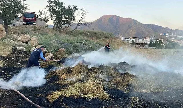 Hakkari'de ot yangını