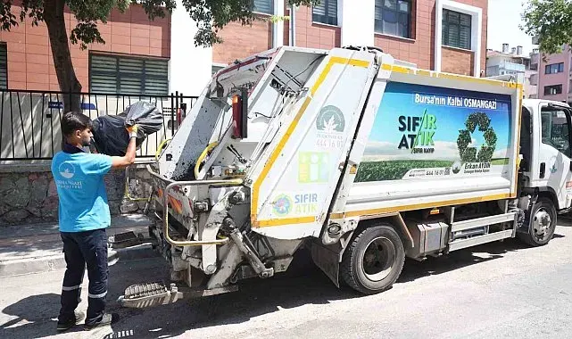 Osmangazi'de çöp evden 2,5 ton geri dönüşüm atığı çıkarıldı