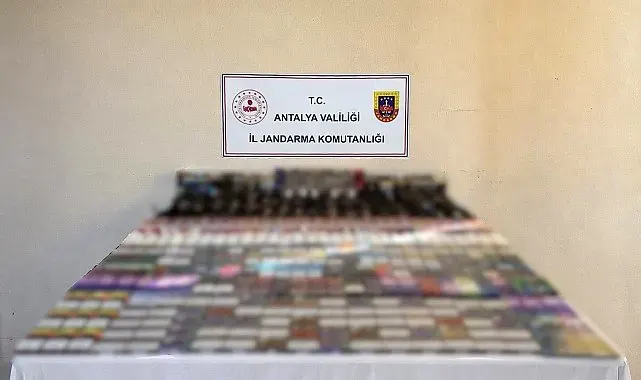 Kemer'de kaçak sigara operasyonu: Bin paket kaçak sigara ele geçirildi