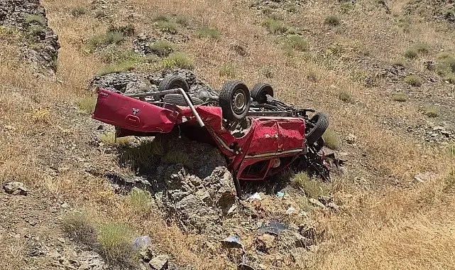 Yangın ilk müdahale aracı uçuruma yuvarlandı: işçiler atlayarak kurtuldu
