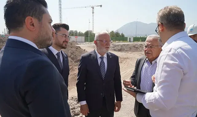 Büyükkılıç ve Elitaş, Kartal Katlı Kavşağı'ndaki çalışmaları yerinde inceledi