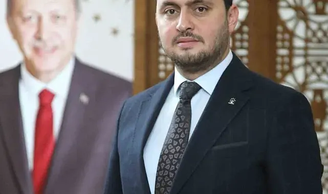 Başkan Selmanoğlu: "Gençlerin önünü açan siyasi hareketiz"
