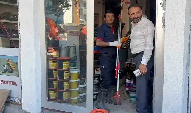 Adilcevaz'da iş yerine giren yılan ekipleri harekete geçirdi