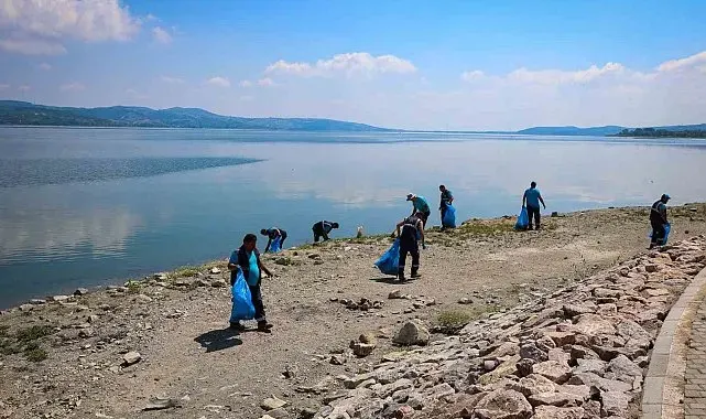 200 personel ve 23 araç sahadaydı: SASKİ'den Sapanca Gölü havzasında dev temizlik