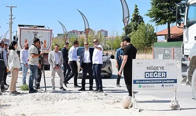 Niğde'de altyapısı tamamlanan yollar sıcak asfaltla yenileniyor