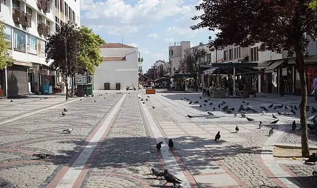 Edirne sıcaktan kavruldu: Cadde ve sokaklar boş kaldı