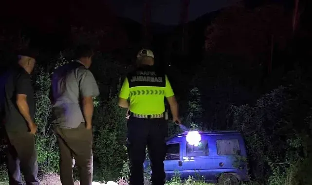 Freni patlayan araç bahçeye uçtu, sürücü yaralandı