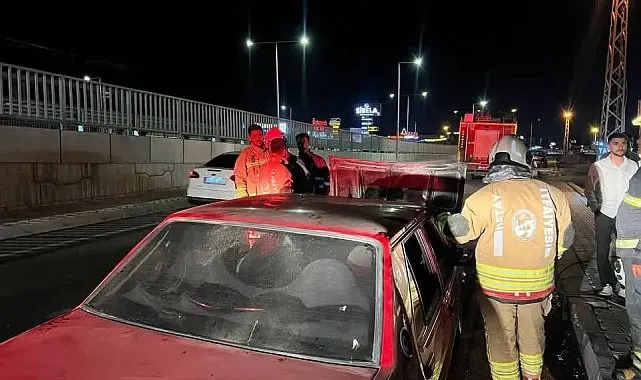 Antakya'da otomobil yangını