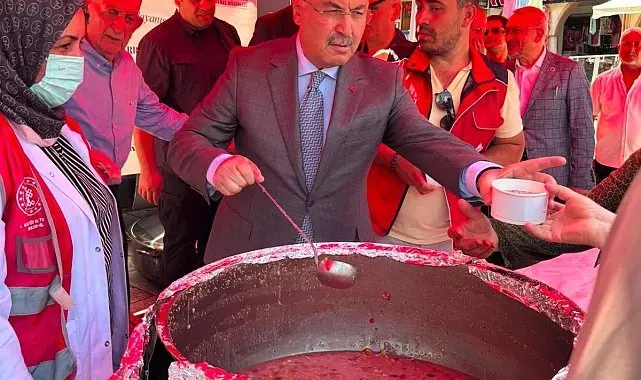 Denizli'de Muharrem ayının bereketi aşure ikramıyla paylaşıldı