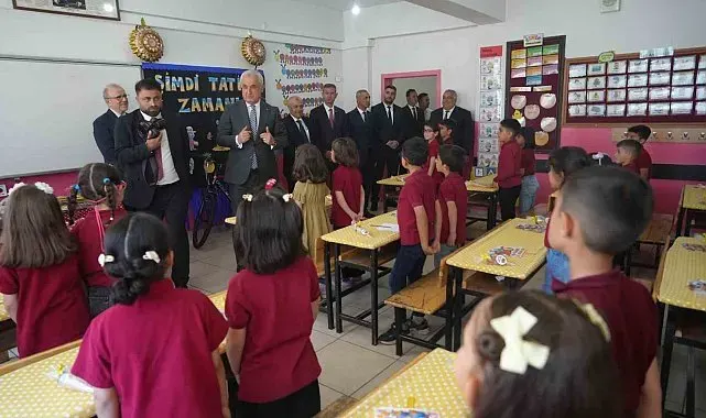Muş'ta 96 bin 341 öğrenci karne heyecanı yaşadı