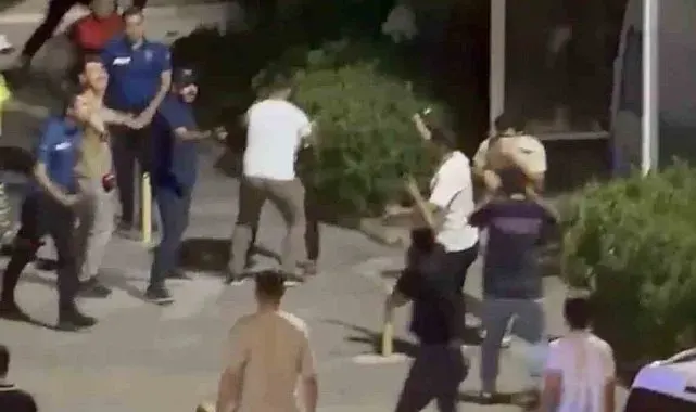Kavga eden şahısların yakınları hastanede birbirlerine saldırdı