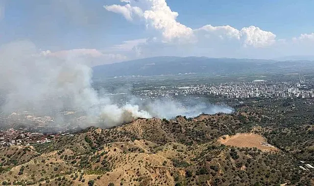 Nazilli'deki yangına 4 helikopterle müdahale ediliyor