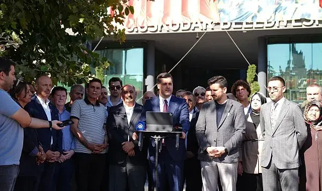 AK Parti'den Üsküdar Belediyesi'ne "hizmetsizlik" protestosu