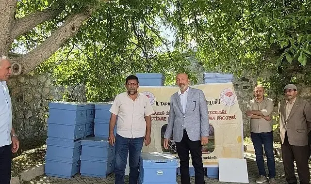 Sivrice'de arıcılara kovan desteği