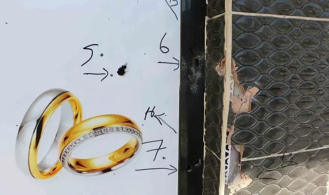 Diyarbakır'da kuyumcuya 16 el ateş edildi