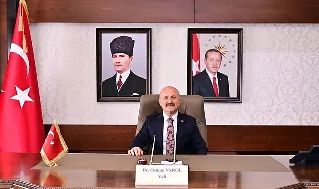 Vali Varol: "Babalarımız gölgesinde huzur bulduğumuz ulu çınarlardır"