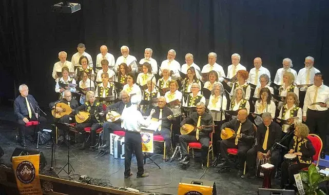 Ayvalık Türk Halk Müziği Anadolu'dan Sesler Korosu kulakların pasını sildi