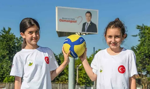 Geleceğin voleybolcuları Osmangazi'de yetişiyor