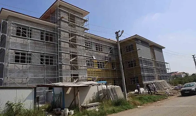 Turgut Özal Anadolu Lisesi inşaatında inceleme