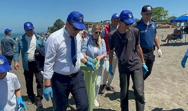 Akçakoca'da sahiller için el ele