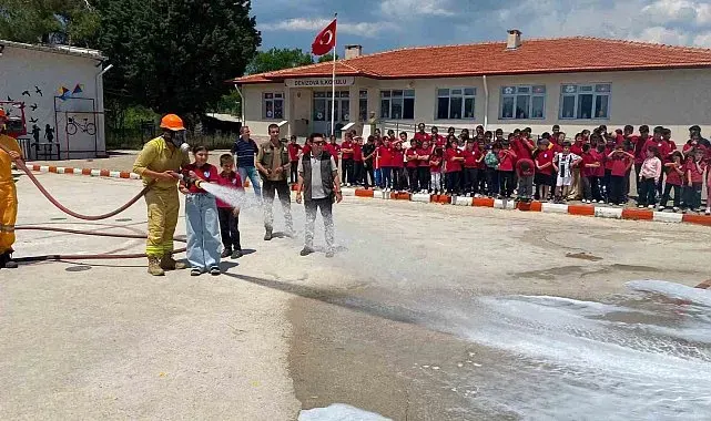 Muğla'da öğrencilere orman yangını tatbikatı yapıldı