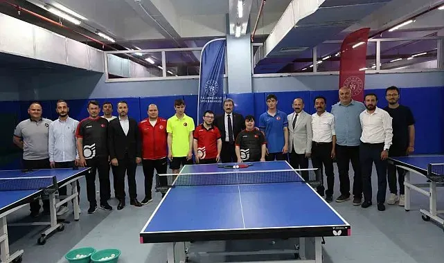 Samsunlu milli sporculara Vali Tavlı'dan moral