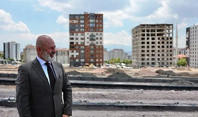 Başkan Çolakbayrakdar: "Kentsel dönüşümle birlikte yaşam alanlarını da inşa ediyoruz"