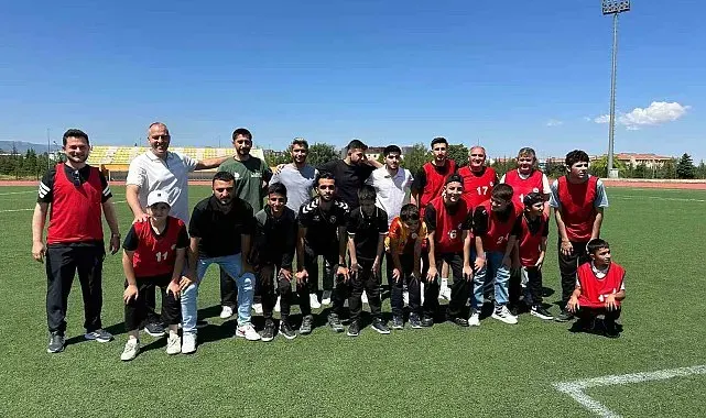 Erciyes Üniversitesi'nde anlamlı dostluk turnuvası