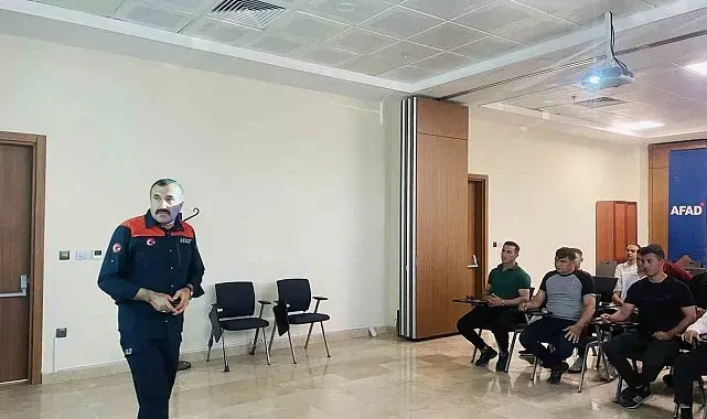 Elazığ'da arama-kurtarma ve trafik kazalarına müdahale eğitimi