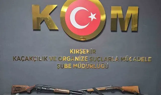 Kırşehir'de, ruhsatsız tüfek ve kaçak içki ele geçirildi