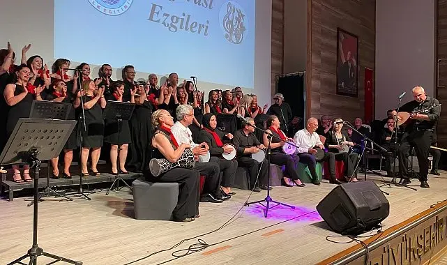Bağarası ezgileri Alaşehir'i coşturdu