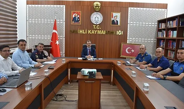 Salihli'de metruk binalara geçit yok