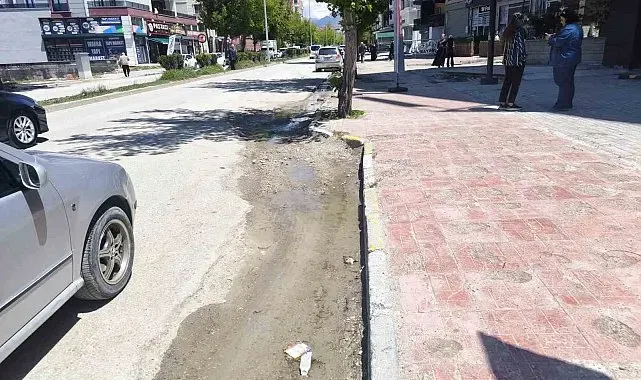 Van'ın tarihi caddesi altyapı kurbanı vatandaş ve sürücüler isyan noktasında