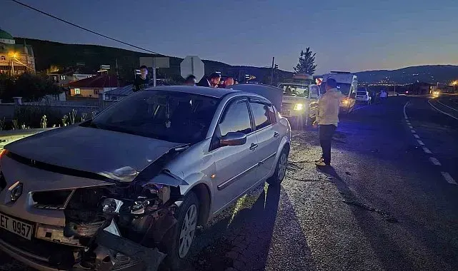 Bingöl'de otomobil ile hafif ticari araç çarpıştı: 1 yaralı