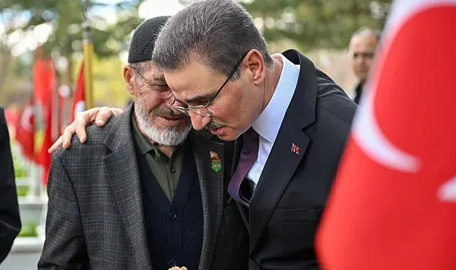 Arefe günü şehitlerin kabri ziyaret edildi