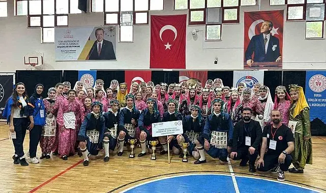 İnegöl Belediyesi Halk Dansları bölge finallerinde 3'te 3 yaptı