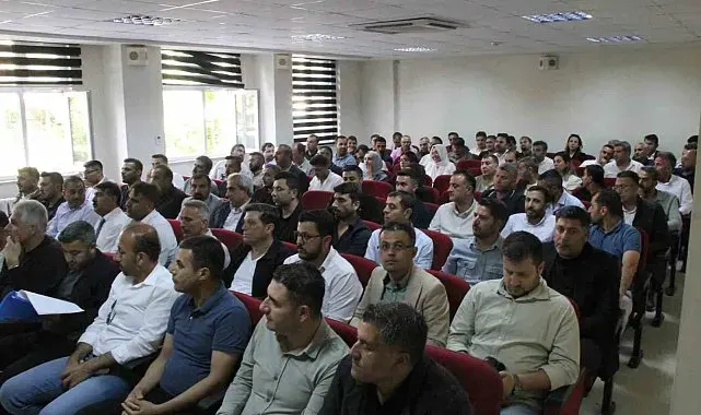 Cizre'de okul müdürleri toplantısında eğitim masaya yatırıldı