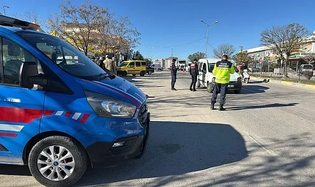 Gaziantep'te jandarmadan huzur-güven uygulaması: 673 aranan şahıs yakalandı