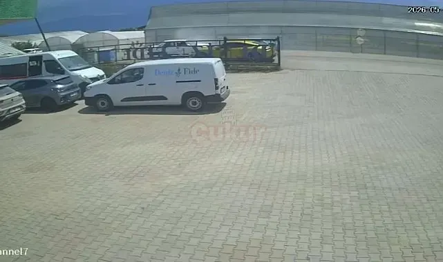 Antalya'da iki Tofaş kafa kafaya çarpıştı: 4 yaralı